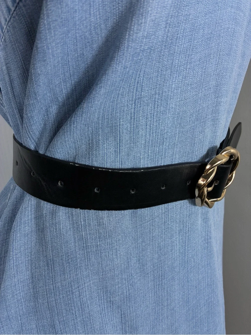 Plus size Womens belt 46” Black faux Leather Gold Twisted Circle Buckle